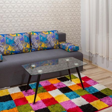 Apartment On Pekarska Street Зі Світлом! Lviv Dış mekan fotoğraf