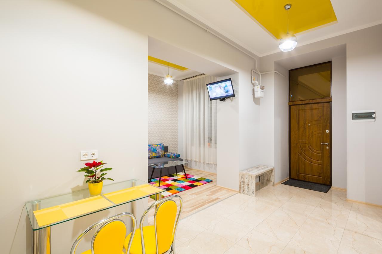 Apartment On Pekarska Street Зі Світлом! Lviv Dış mekan fotoğraf