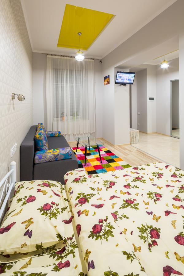 Apartment On Pekarska Street Зі Світлом! Lviv Dış mekan fotoğraf