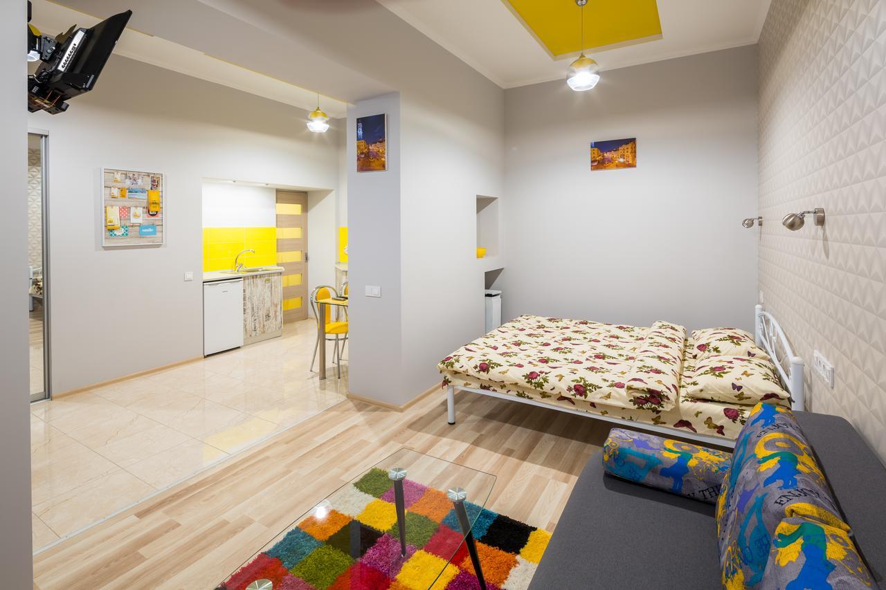 Apartment On Pekarska Street Зі Світлом! Lviv Dış mekan fotoğraf